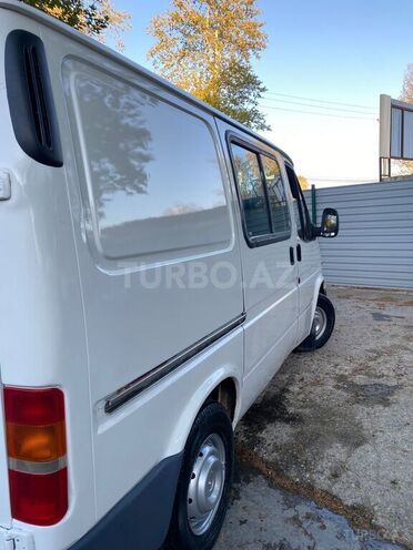 Ford Transit-11