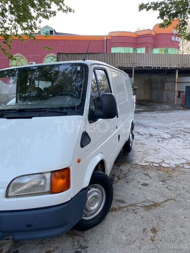 Ford Transit-2
