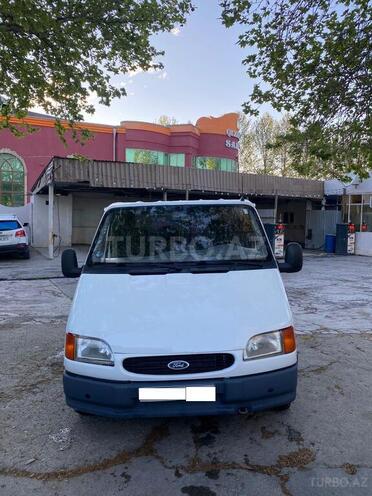Ford Transit-1