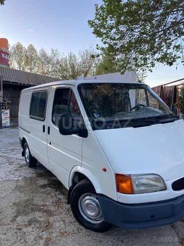 Ford Transit-3
