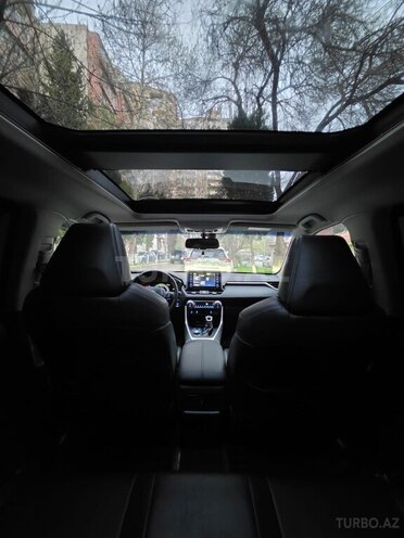 Toyota RAV4-15