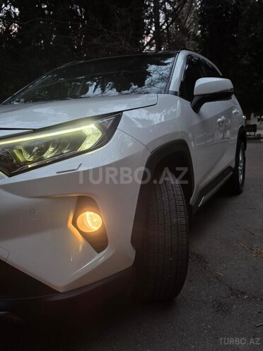 Toyota RAV4-21