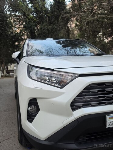 Toyota RAV4-6