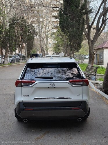 Toyota RAV4-10