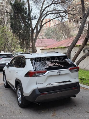 Toyota RAV4-9