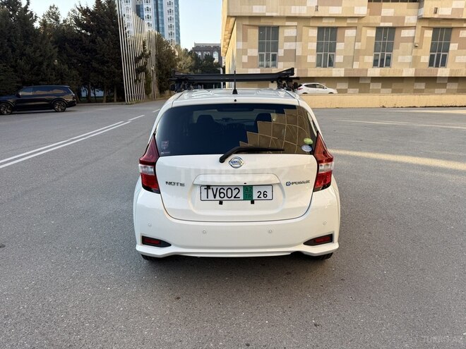 Nissan Note-2