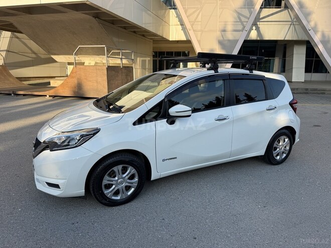Nissan Note-7