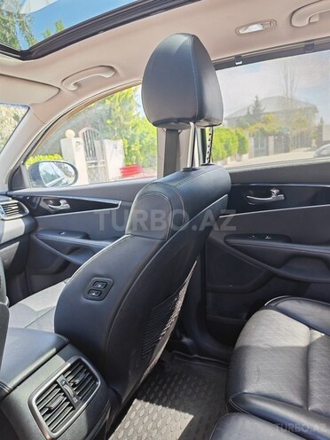 Kia Sorento-15