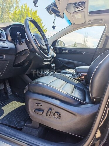 Kia Sorento-12