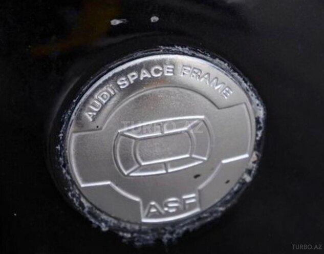 Audi A8-16