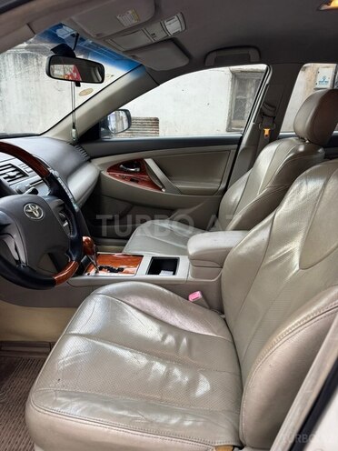 Toyota Camry-5