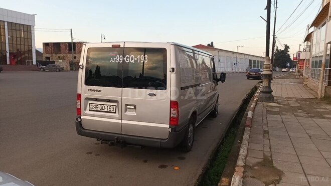 Ford Transit-2