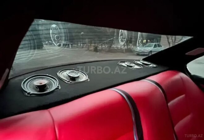 BMW 318-13