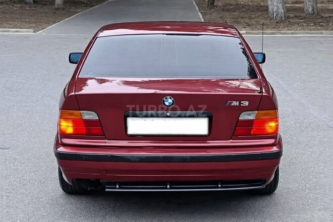 BMW 318-8
