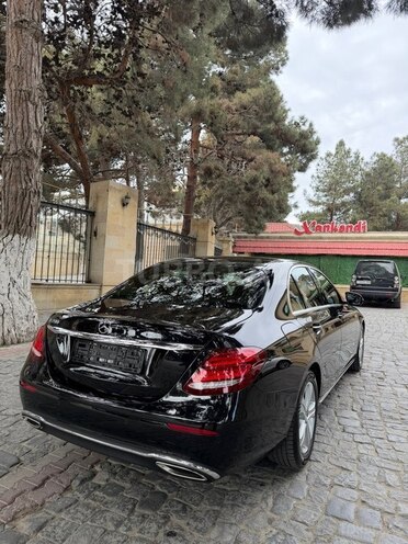 Mercedes E 200-5