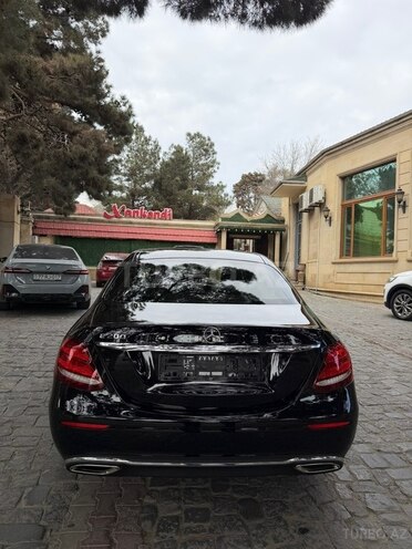 Mercedes E 200-8