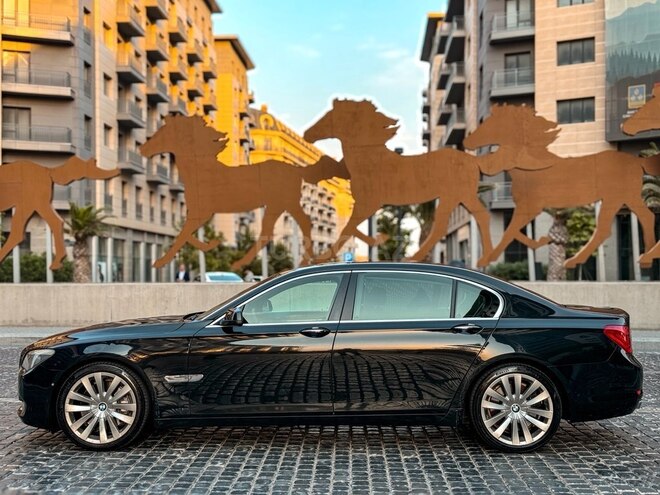 BMW 750-7