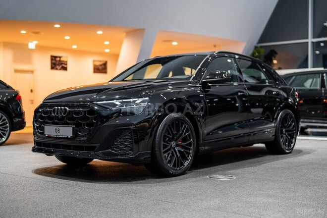 Audi Q8-1