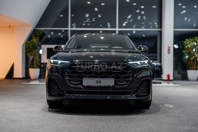 Audi Q8-3
