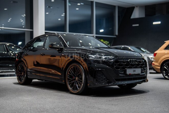 Audi Q8-4