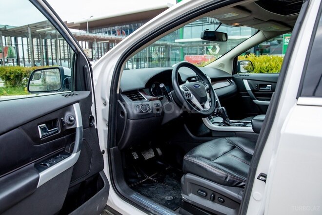 Ford Edge-13
