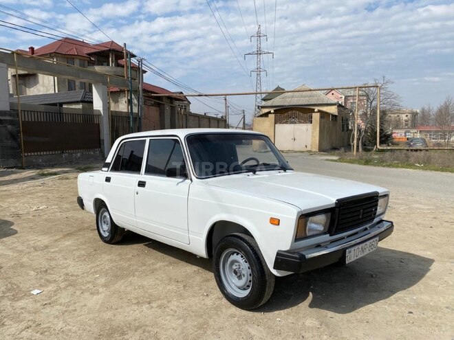 LADA (VAZ) 2107-2