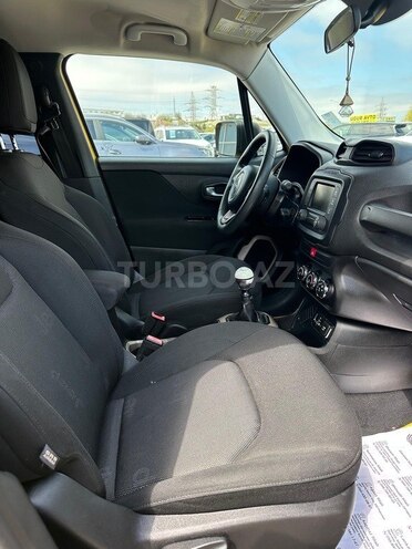 Jeep Renegade-9