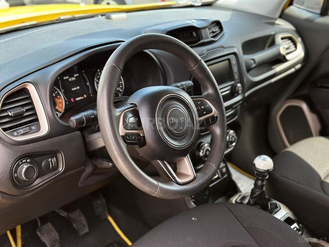 Jeep Renegade-12