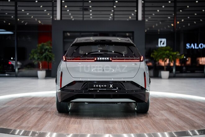 ZEEKR X-5