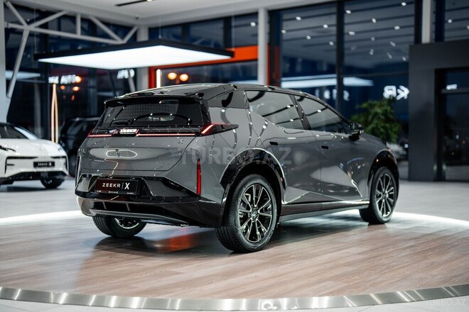 ZEEKR X-7