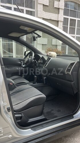 Nissan Wingroad-8