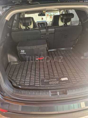 Hyundai Santa Fe-10