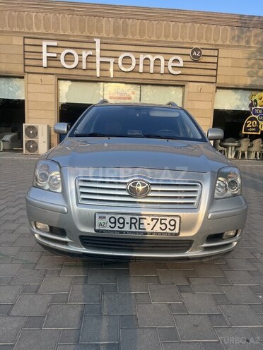 Toyota Avensis-1