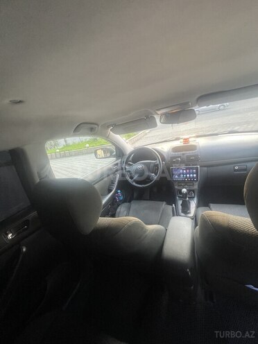 Toyota Avensis-5