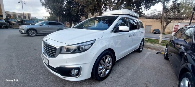 Kia Carnival-2