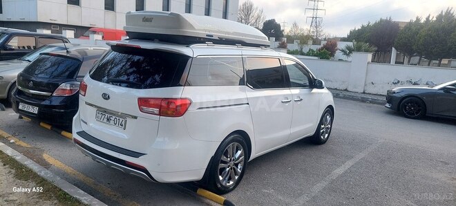Kia Carnival-12