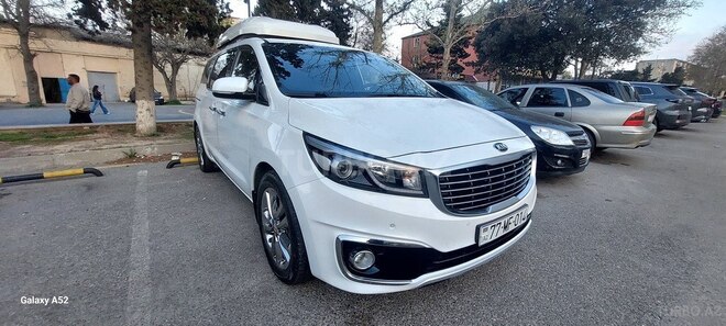Kia Carnival-4