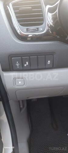 Kia Carnival-17