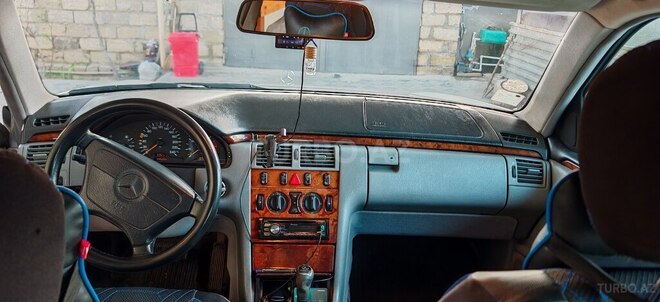 Mercedes E 220-5