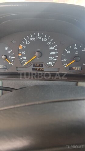 Mercedes E 220-7