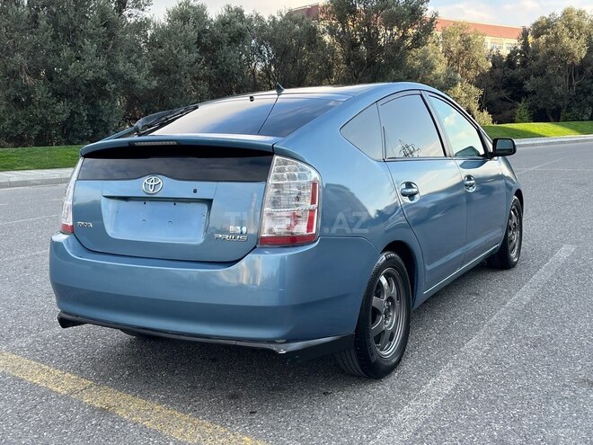 Toyota Prius-4