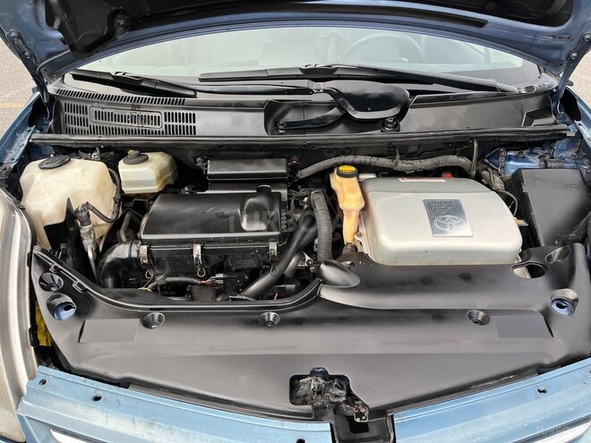 Toyota Prius-13