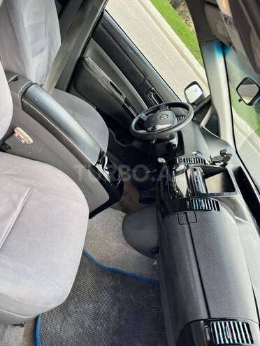 Toyota Prius-12