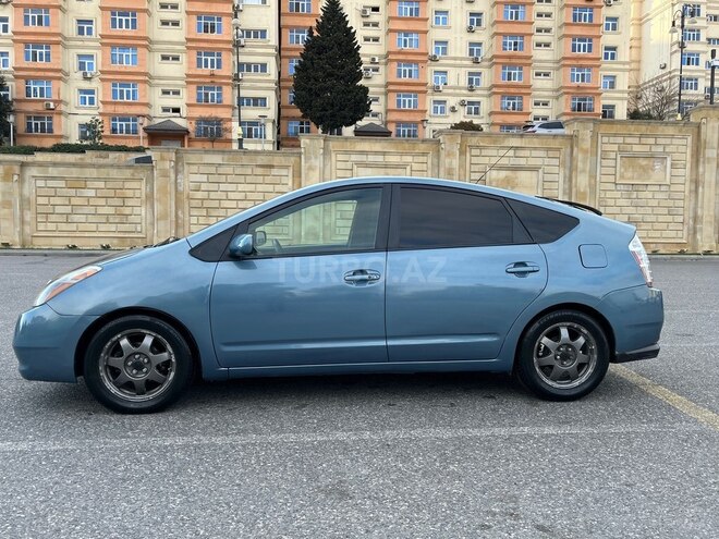 Toyota Prius-5