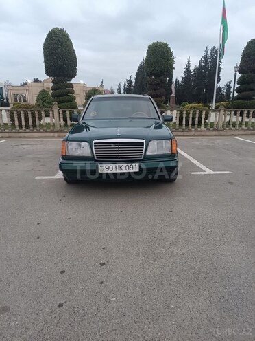 Mercedes 220 E-2