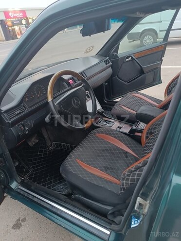 Mercedes 220 E-8