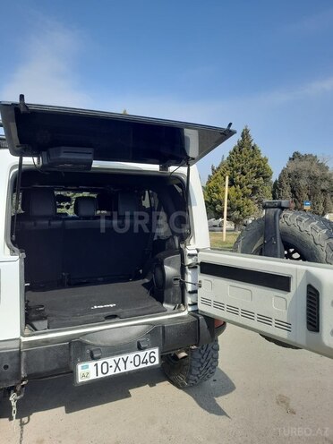 Jeep Wrangler-13