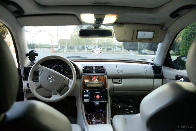 Mercedes CLK 200-12