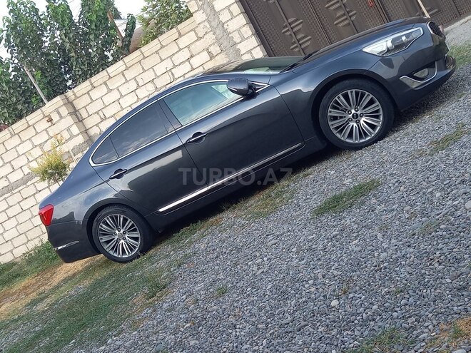 Kia Cadenza-7