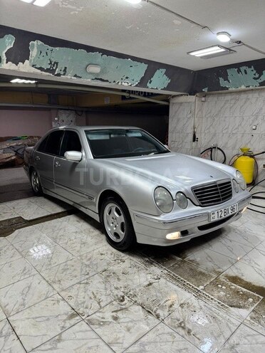 Mercedes E 220-4